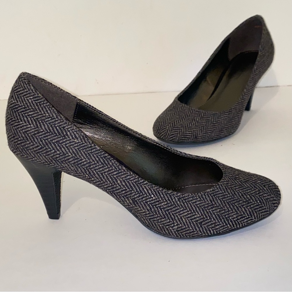 Liz Claiborne Flex Wiley Grey & Black Tweed Rounded Toe Pumps